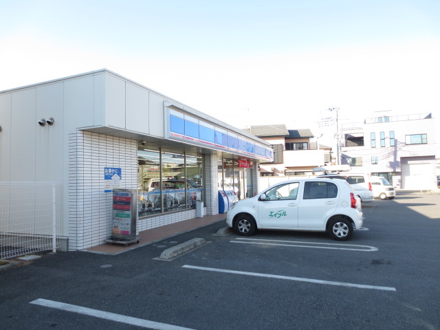Convenience store. Lawson Nagareyama eight-chome up (convenience store) 445m