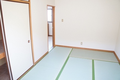 Living and room. Recommend Japanese-style room in the futon faction