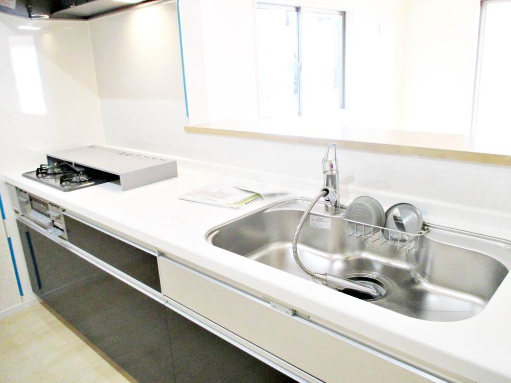 Kitchen. Kitchen with Align the bathroom and color.