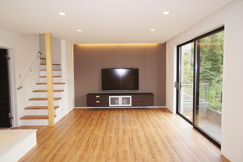 Building plan example (introspection photo). Example of construction that was put-in the large TV on the wall using the built-in AV board. The space efficiently use, It produces a spacious cozy LDK. 