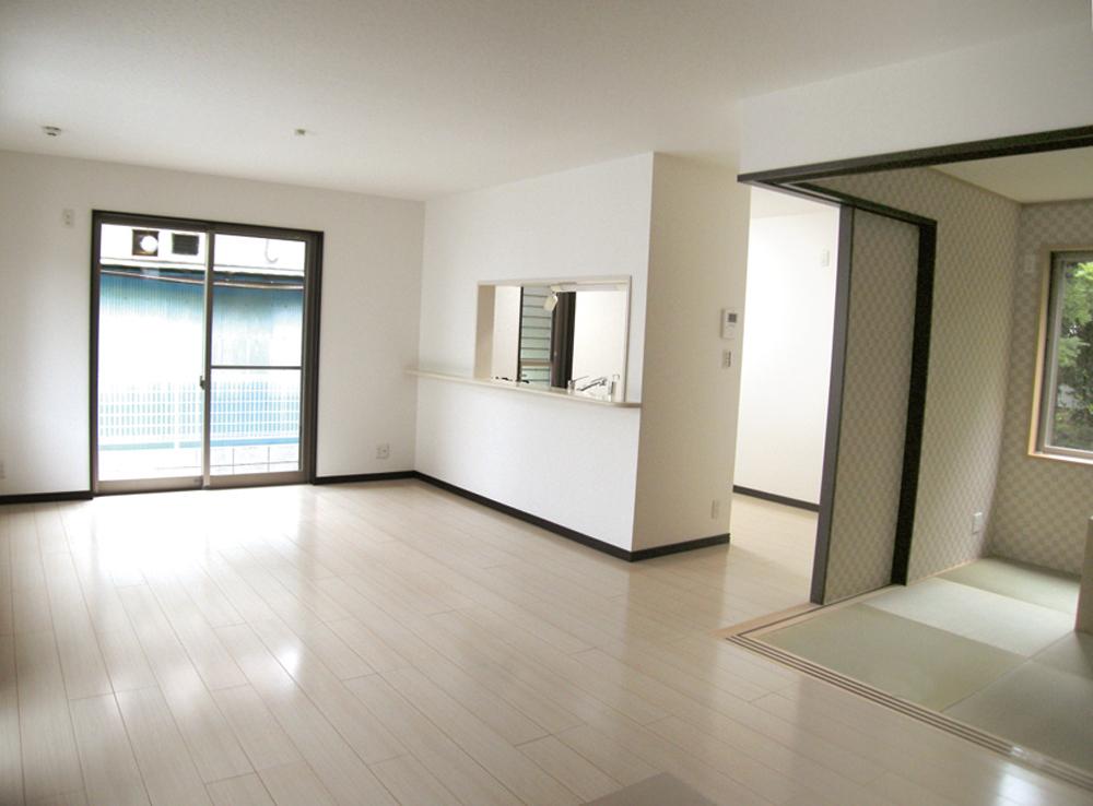 Same specifications photos (living). Same specifications