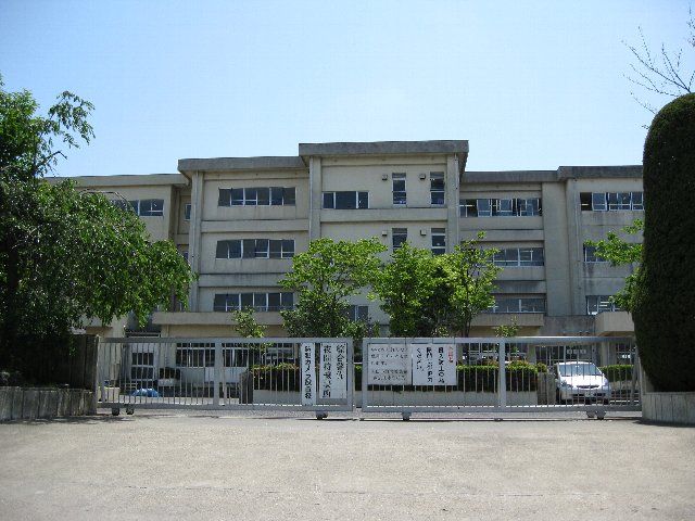 Junior high school. Municipal Minami Nagareyama until junior high school (junior high school) 1600m