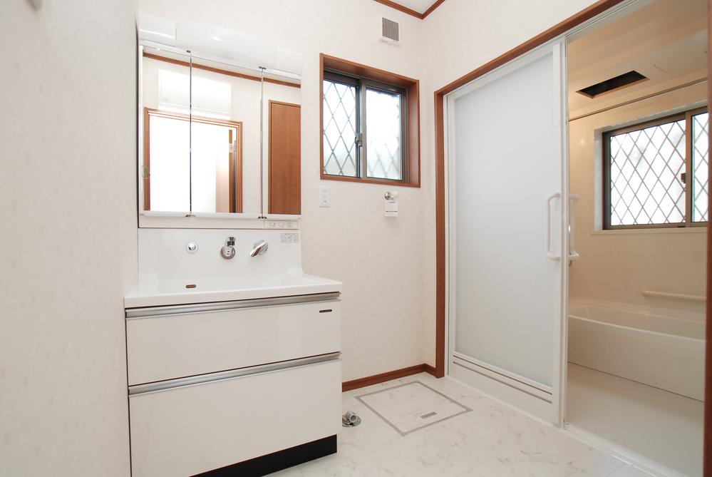 Other Equipment. With hand shower three-sided mirror vanity