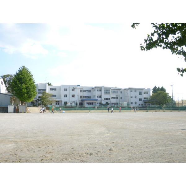Junior high school. Nagareyama 1800m Yagi junior high school until the municipal Yagi junior high school