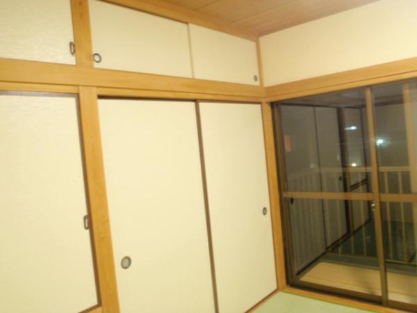 Non-living room. Second floor of the Japanese-style room. 6 tatami. Tatami mat replacement, Sliding door ・ We exchange Shoji Zhang.