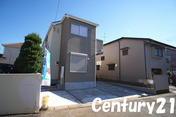 Local photos, including front road. 11 / 21 shooting