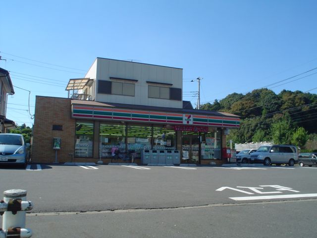 Convenience store. 280m to Seven-Eleven (convenience store)