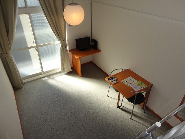 Living and room. tv set ・ TV stand ・ table ・ Chair ・ refrigerator ・ microwave ・ Washing machine