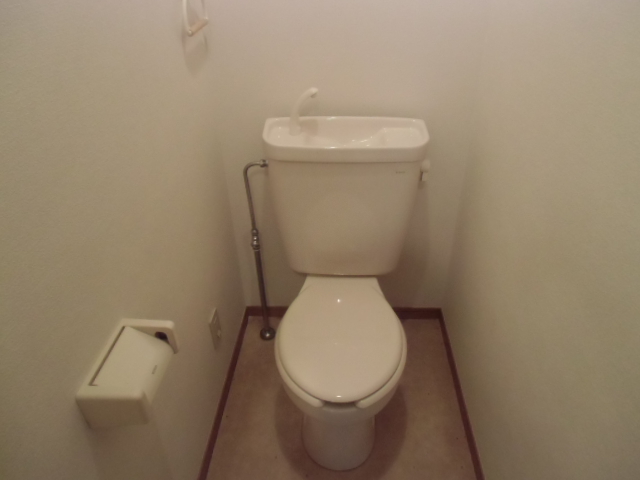 Toilet. Since the outlet is also attached, Warm water washing toilet seat mounting Allowed