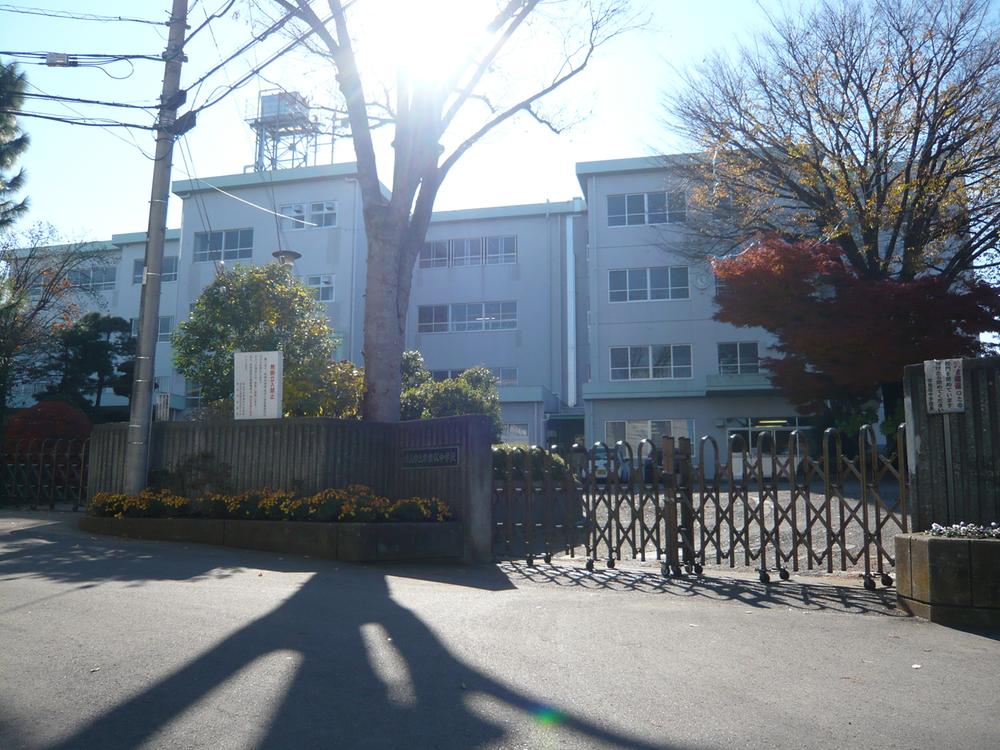 Junior high school. Nagareyama until municipal Tokiwamatsu Junior High School 960m