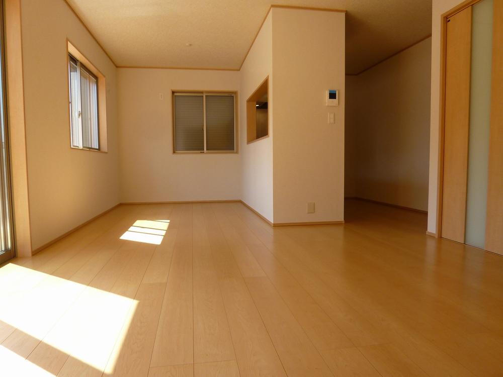 Living. 1 Building room (September 20, 2013) Shooting