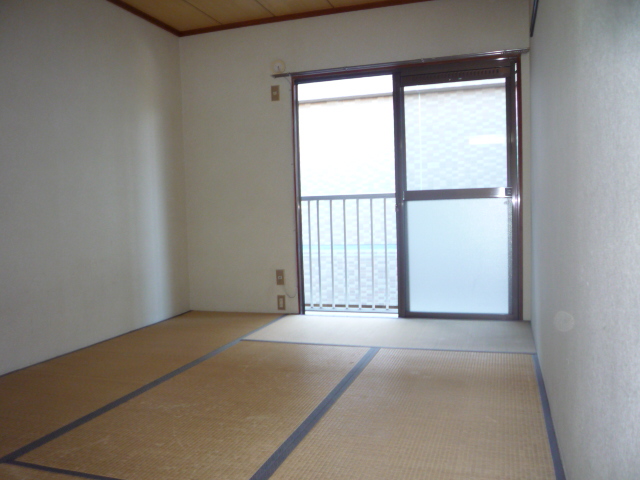 Other room space. Japanese-style room 6 quires Delivery at the tatami exchange