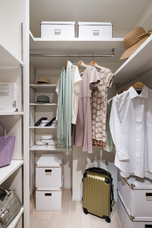 Receipt.  [Walk-in closet] Also leave enough room in a private room, Also, Of large capacity walk-in closet, etc., Also we have established enhance the storage facility.
