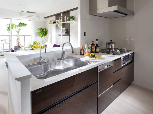 Kitchen.  [kitchen] It has a beautiful texture, It has adopted the artificial marble countertops with excellent durability. To produce a kitchen space high note.