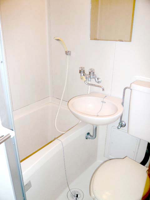 Bath. 2009 201, Room shooting