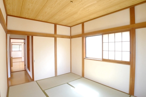 Other room space. Moist calm atmosphere drifts Japanese-style room!