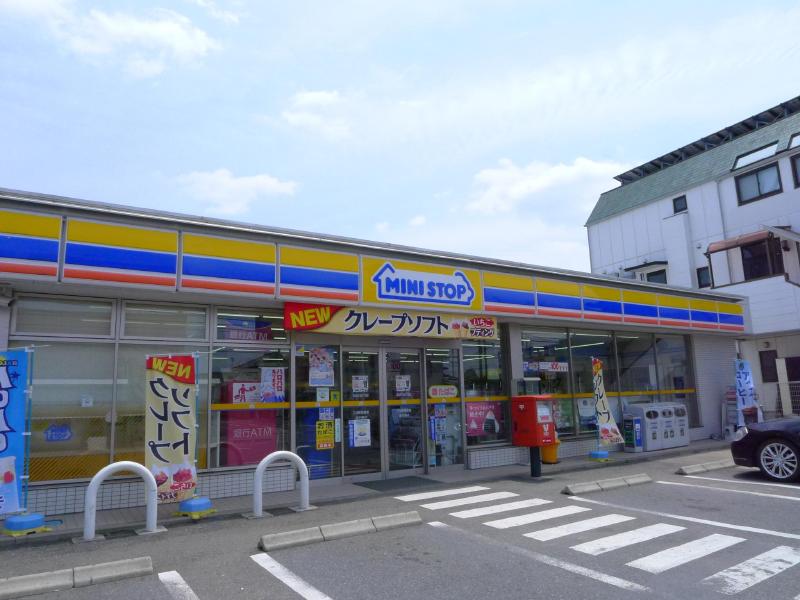 Convenience store. MINISTOP up (convenience store) 340m