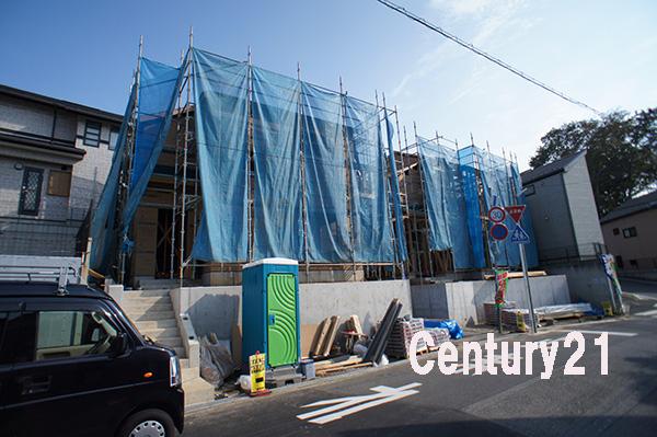 Local photos, including front road. 11 / 1 shooting Completion of framework