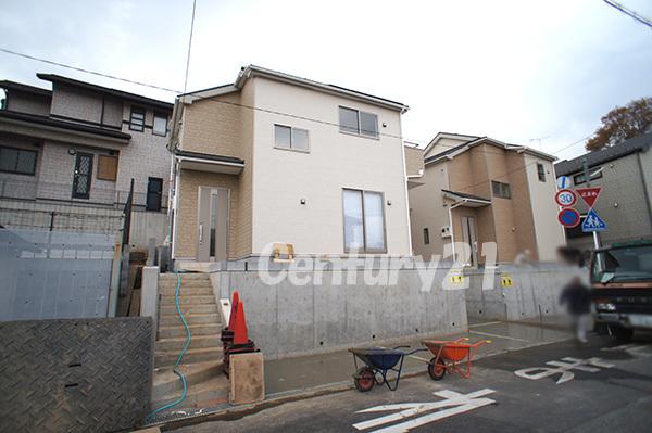 Local appearance photo. 1 Building