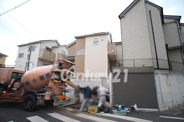 Local appearance photo. Building 2