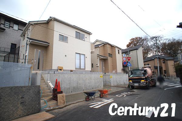 Local photos, including front road. 12 / 9 shooting