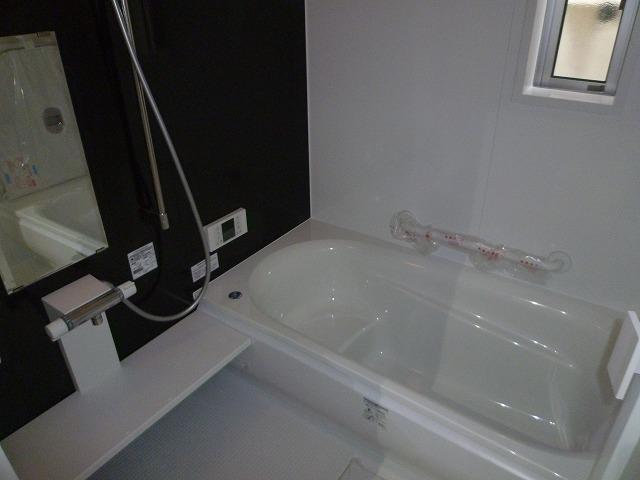 Bathroom. 1 Building room (December 27, 2013) Shooting