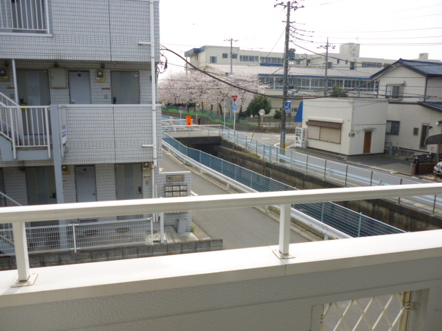 Balcony. 1 Kainiwa, Second floor balcony charm of maisonettes can be used