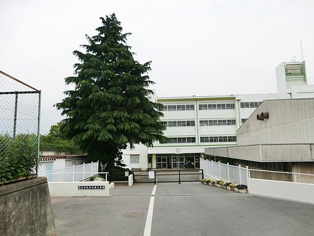 Primary school. Nagareyama Municipal Mukaikogane 150m up to elementary school