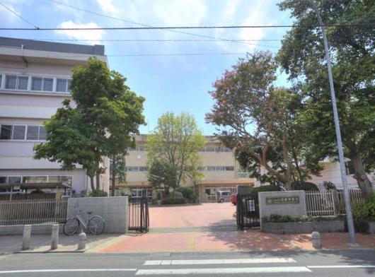 Junior high school. Nagareyama 250m to stand north junior high school