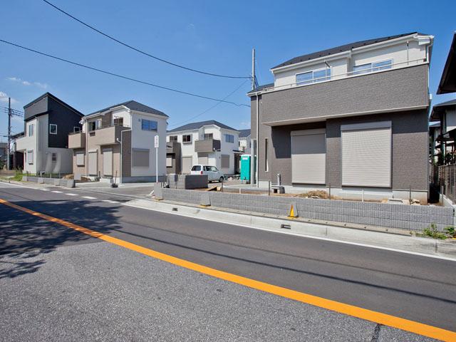 Local photos, including front road.  ◆ It is a front road with a space.