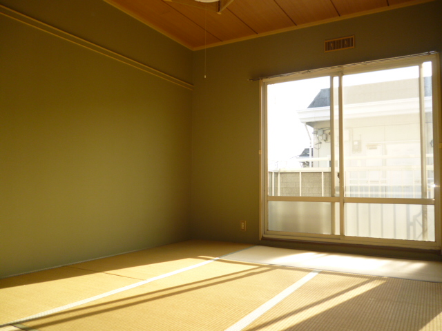 Living and room. Good per sun Japanese-style room 6 quires
