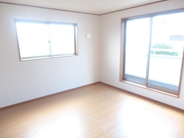 Living. Same specifications