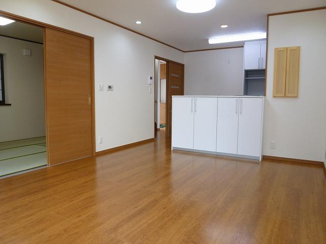 Living. Building 3 room (November 1, 2013) Shooting