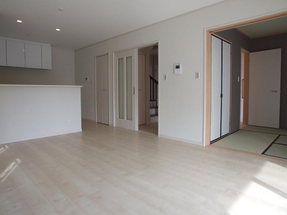 Living. 1 Building, living