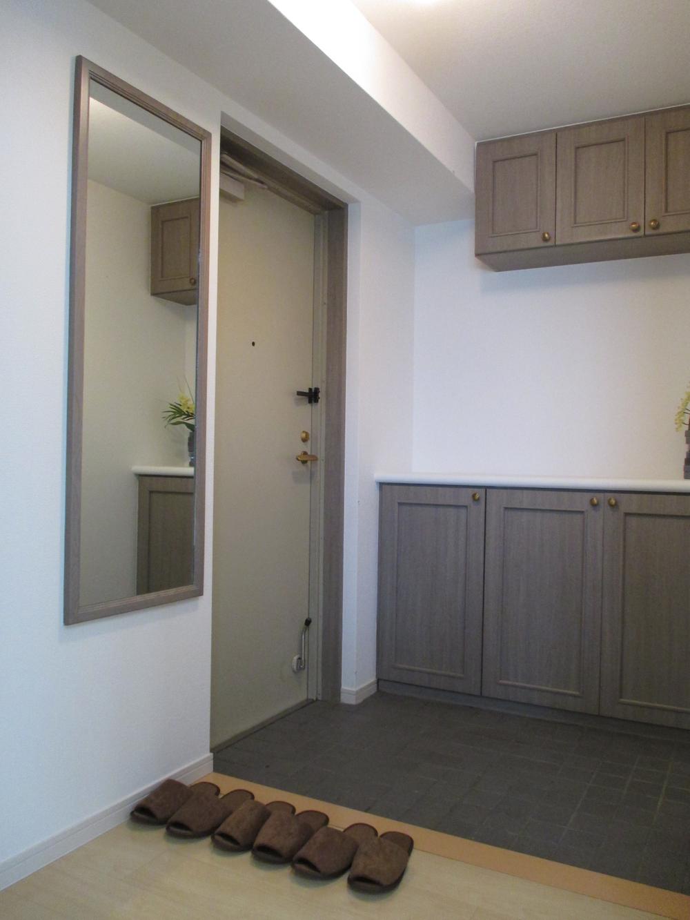 Non-living room. Entrance (2013 August shooting)