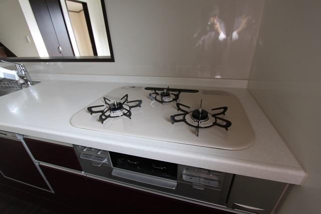 Other. 3-neck gas stove