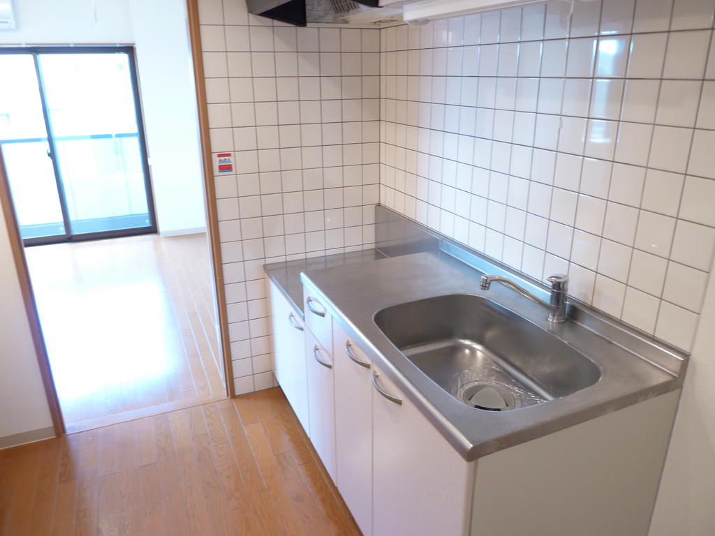 Kitchen. Two-burner stove also put a kitchen ally in self-catering school