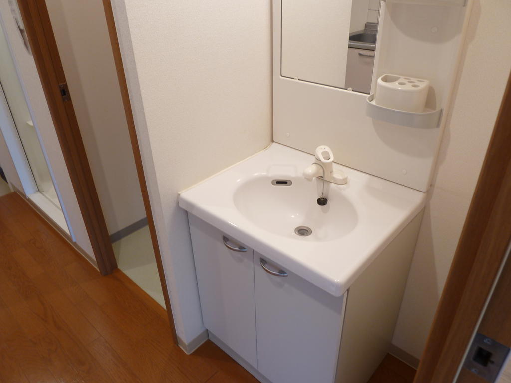Washroom. Independent wash basin that morning of Dressing can also be firm