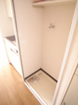 Washroom. There is also indoor washing machine Storage ☆