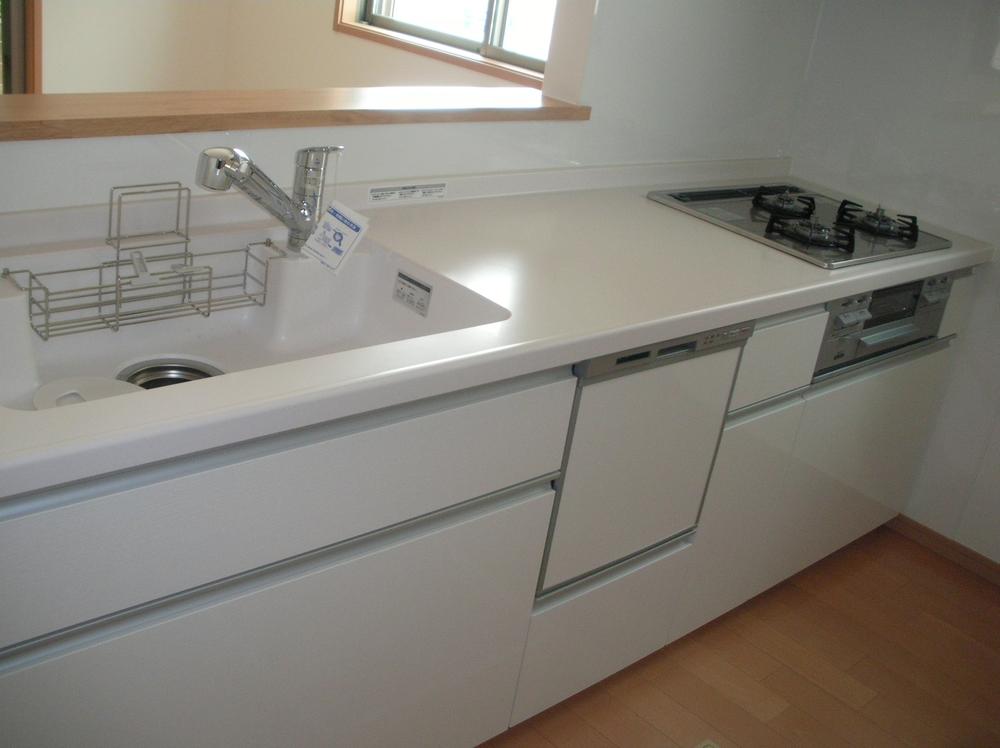 Kitchen. With your favorite clean system kitchen and refreshing color: construction cases
