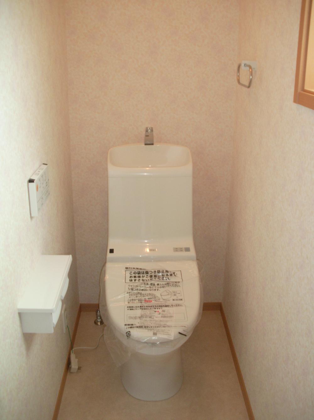 Toilet. Construction example: toilet