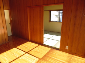 Living and room.  ☆ It is bright, south-facing ☆
