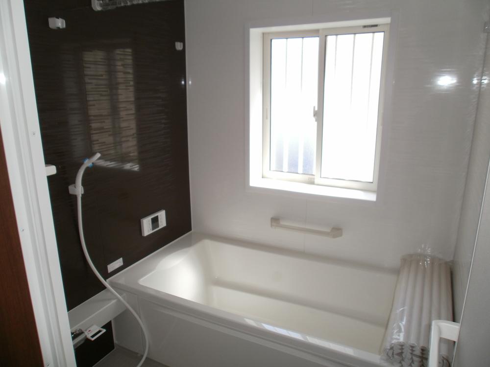 Same specifications photo (bathroom)