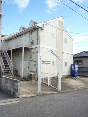 Building appearance. South-facing room is sunny.