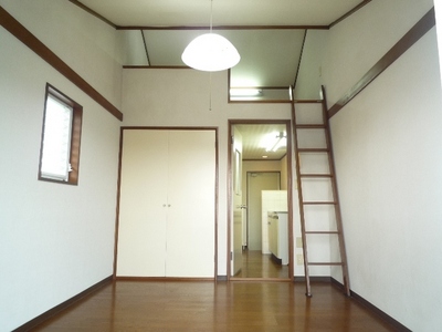 Living and room. illumination, Air-conditioned Western-style. New life you are immediately started.