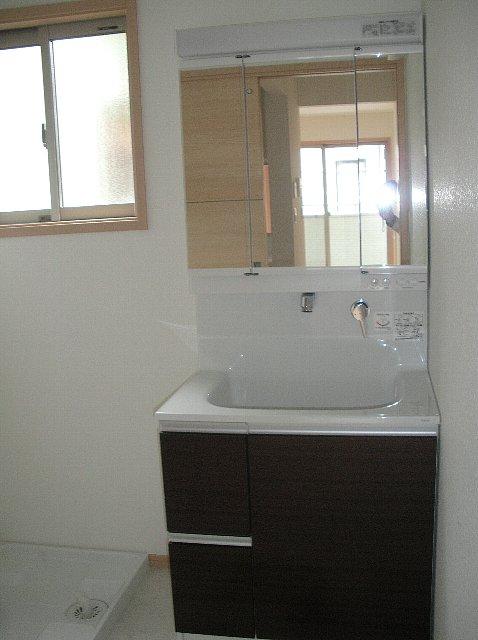 Wash basin, toilet. Same specifications construction cases