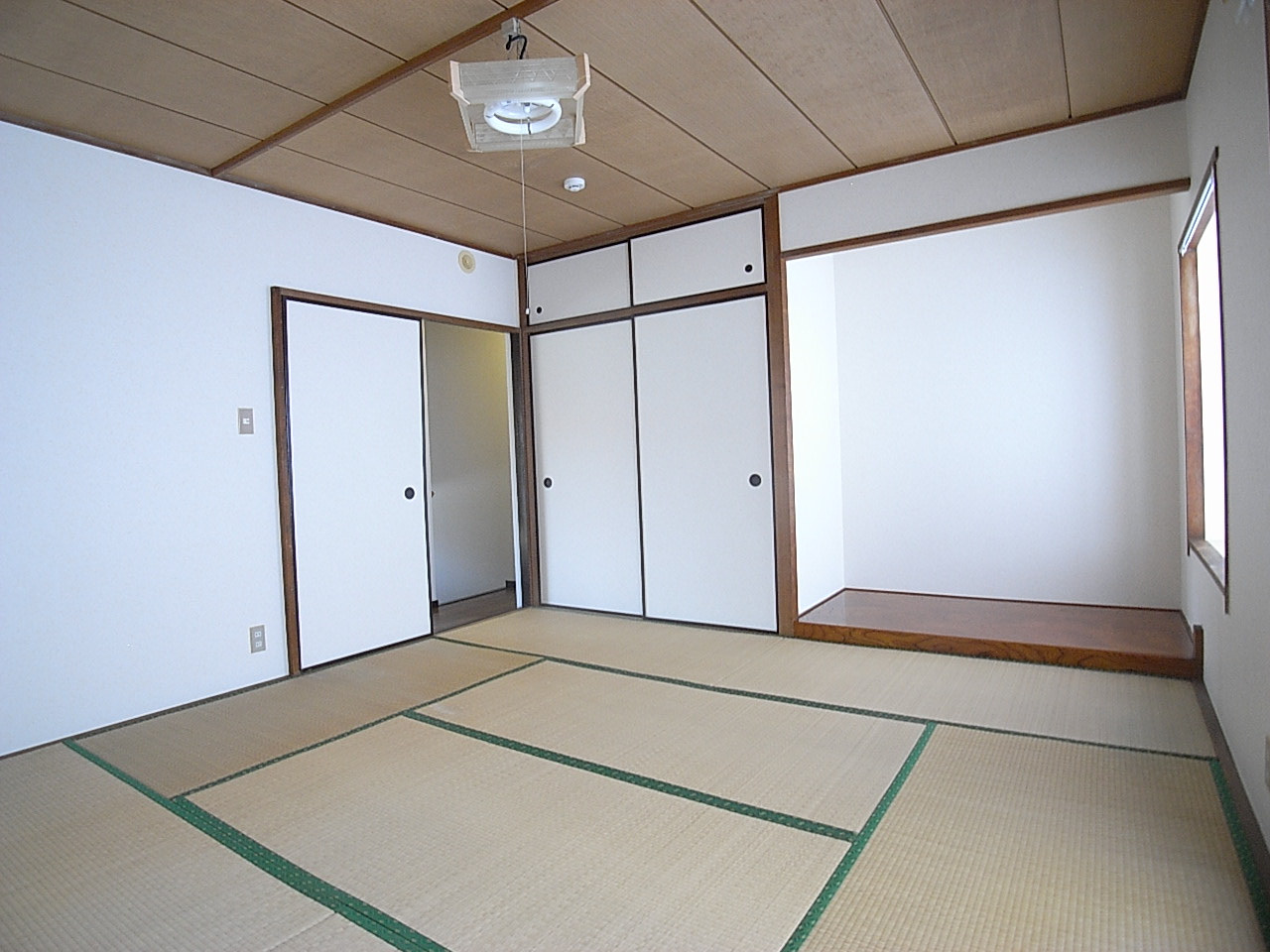 Other. Second floor 8-mat Japanese-style room, There is such plates is more wide