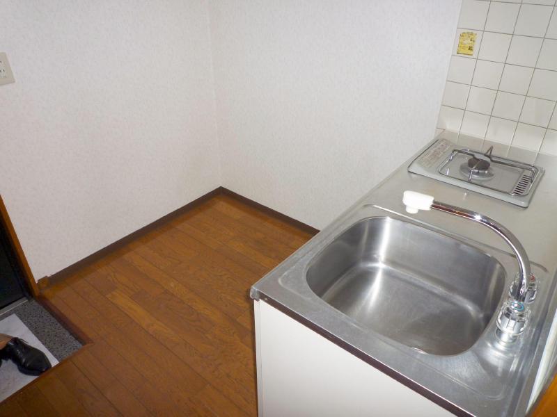 Kitchen. Am happy that a clean kitchen.