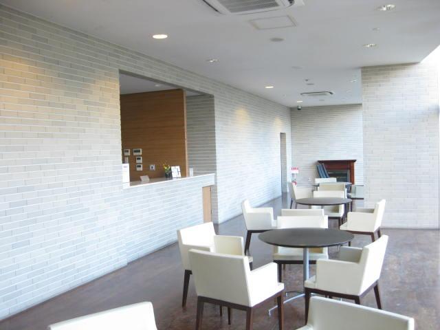 Other common areas. Cafe Lounge!