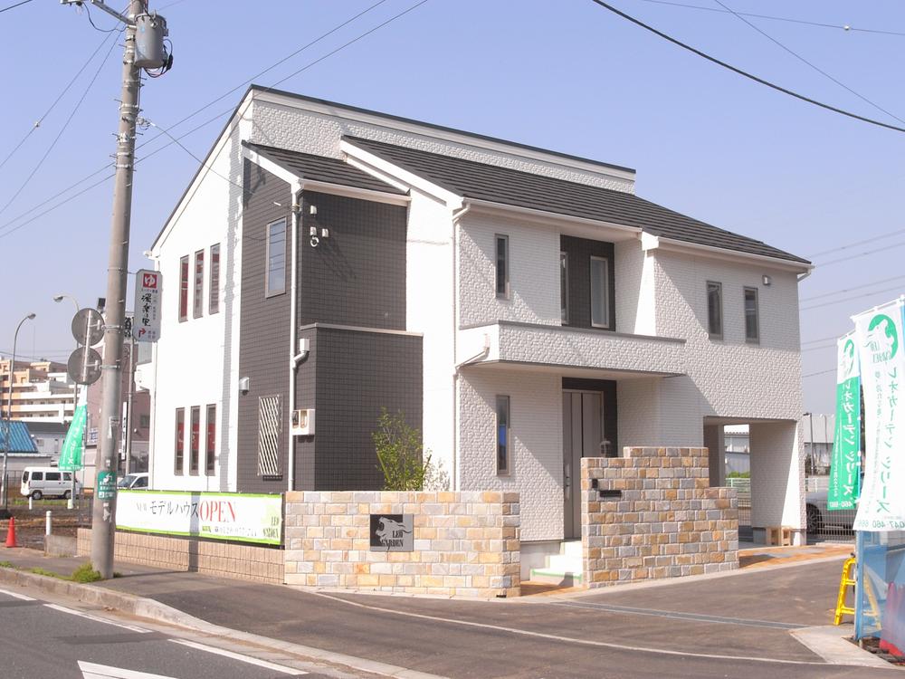 Building plan example (exterior photos). Building plan example building price 15 million yen, Building area 100 sq m